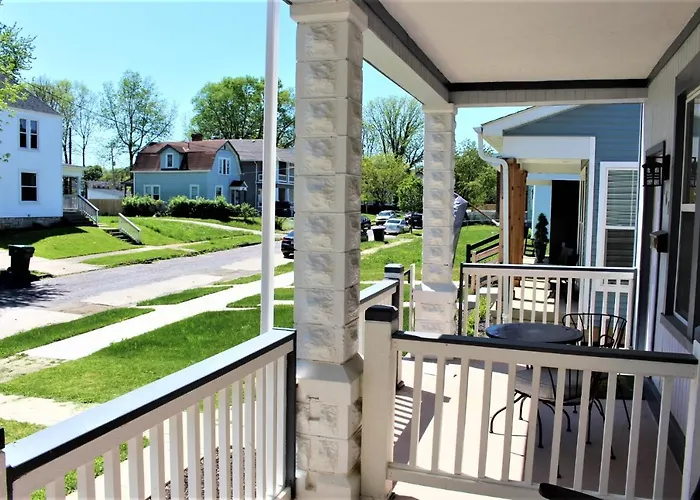 Holiday home Chic 2br Near Dt, 8 Min Walk To Park&conservatory *