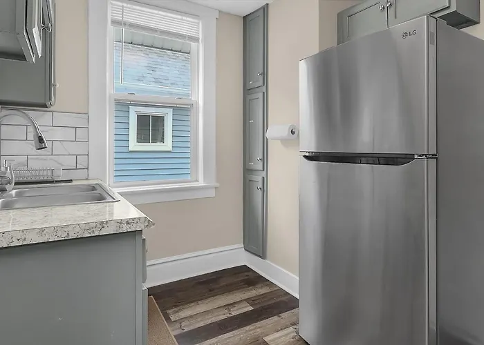 Chic 2br Near Dt, 8 Min Walk To Park&conservatory Holiday home *