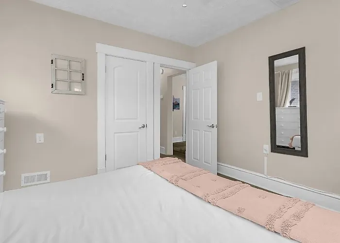 Chic 2br Near Dt, 8 Min Walk To Park&conservatory Columbus